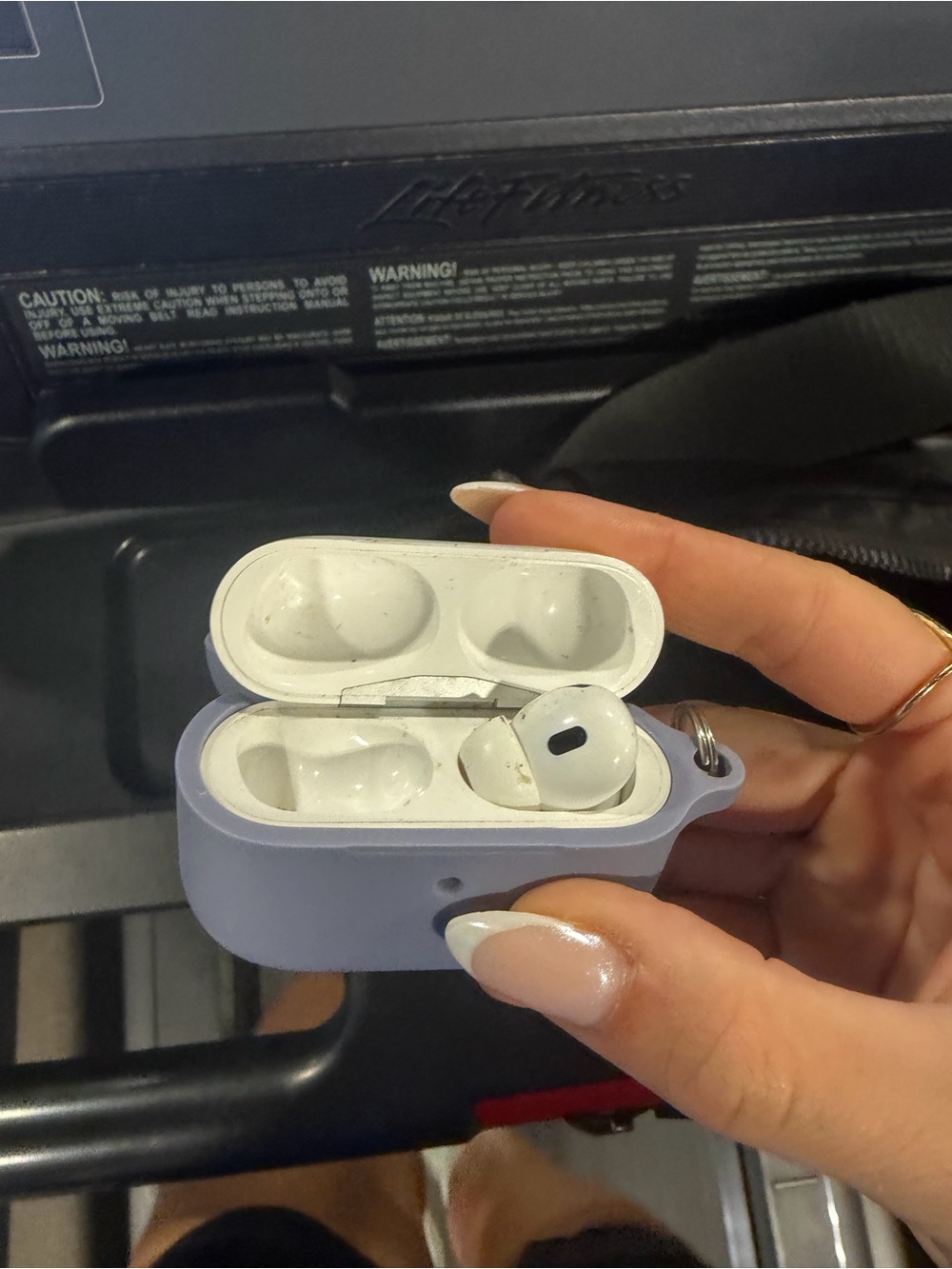 Right AirPod & Case